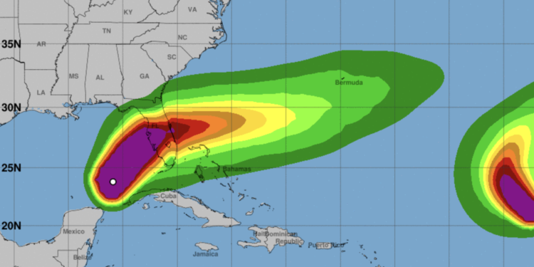 Florida se prepara para recibir al huracán ‘Milton’: “Si te quedas, vas a morir”